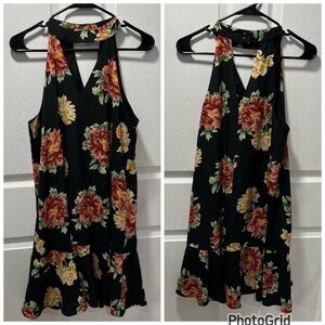 Entro Halter Neck Flowy Top Black Floral V Neckline Collared M